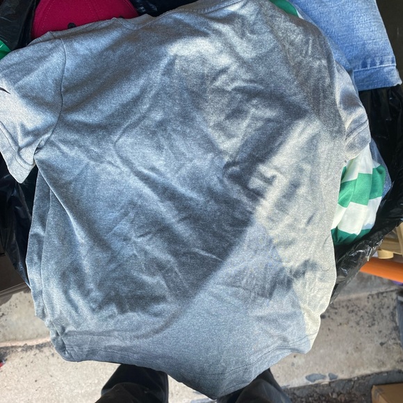 Nike kids athletic shirt size 4 - Picture 3 of 4